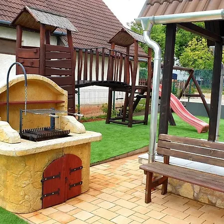 Aranyeso Apartmanhazak No.1