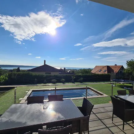 Aranyeso Apartmanhazak No.1 דירה Balatonalmádi