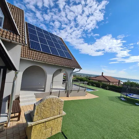 Aranyeso Apartmanhazak No.1 דירה *