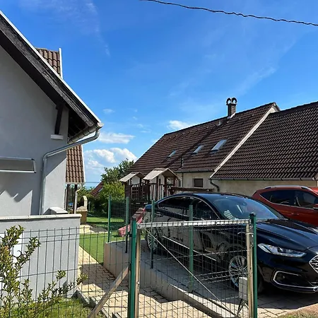Aranyeso Apartmanhazak No.1 * Balatonalmadi
