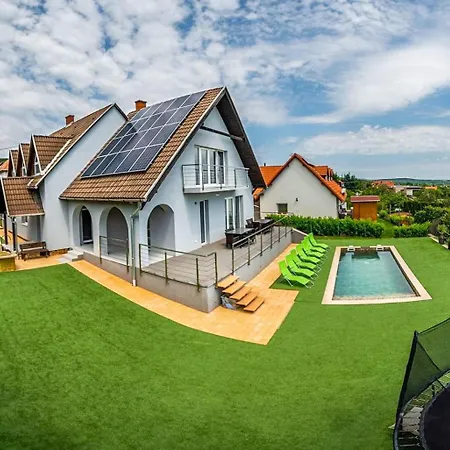 Aranyeso Apartmanhazak No.1 Balatonalmadi