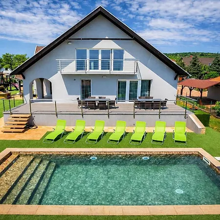 Aranyeso Apartmanhazak No.1 Balatonalmadi