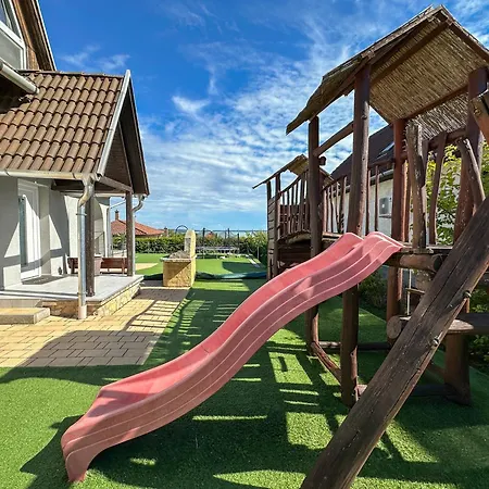 Aranyeso Apartmanhazak No.1 Balatonalmadi