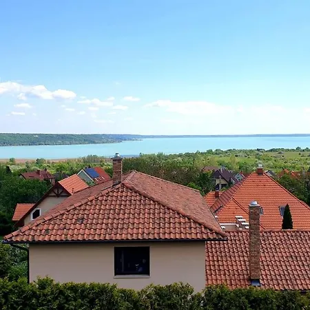 Apartment Aranyeso Apartmanhazak No.1 Balatonalmadi