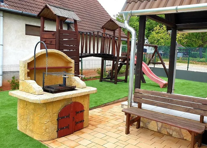 Aranyeso Apartmanhazak No.1